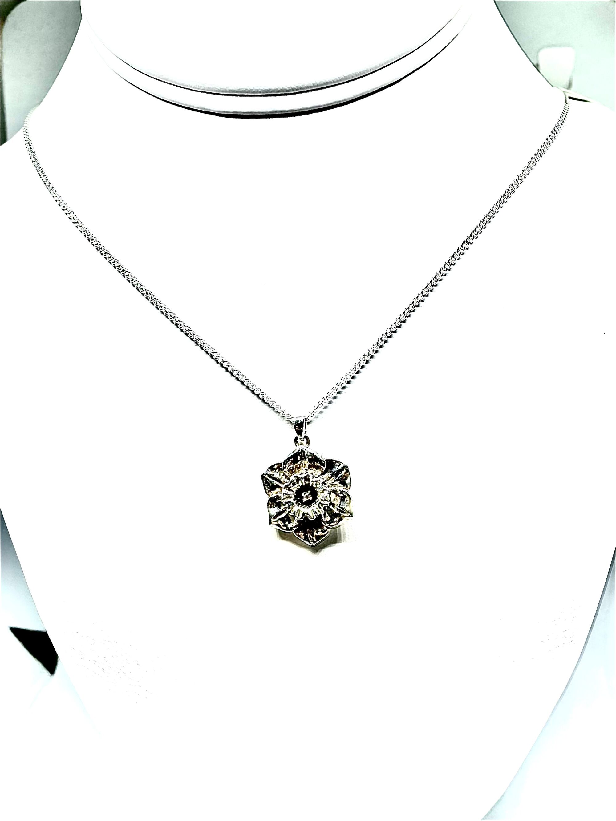 Welsh Daffodil Pendant